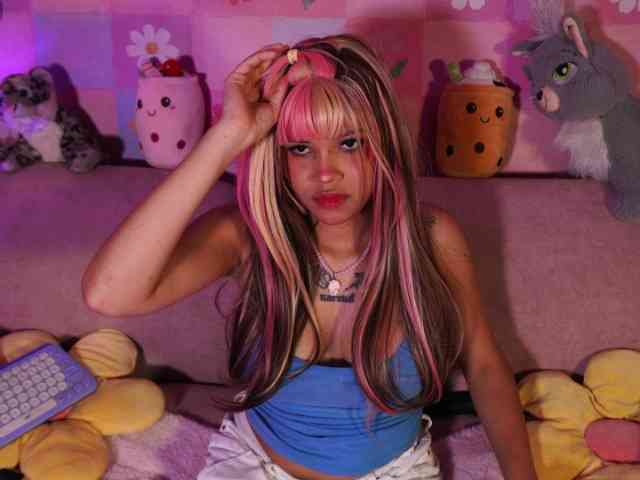 OnlyMiuu webcam