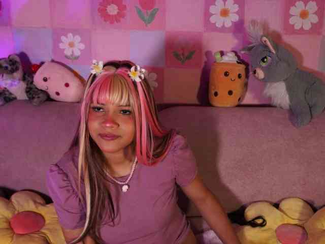 OnlyMiuu webcam