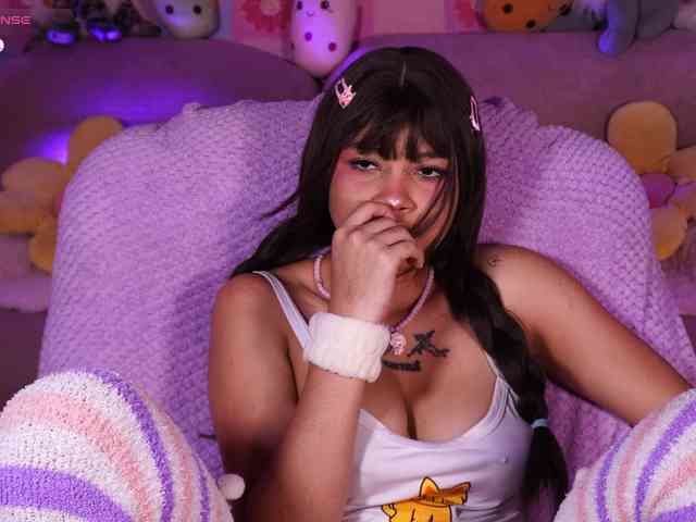 OnlyMiuu webcam