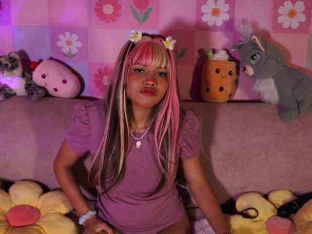 OnlyMiuu webcam