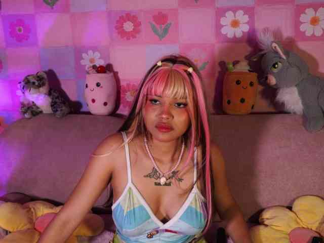 OnlyMiuu webcam