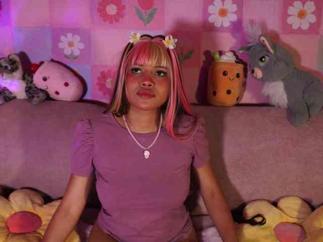 OnlyMiuu webcam