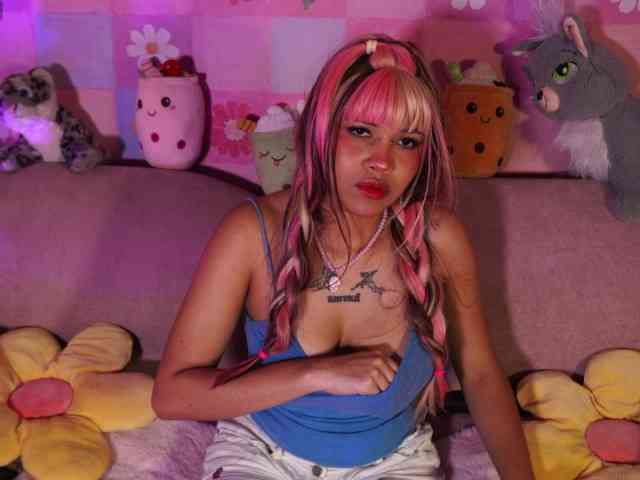 OnlyMiuu webcam
