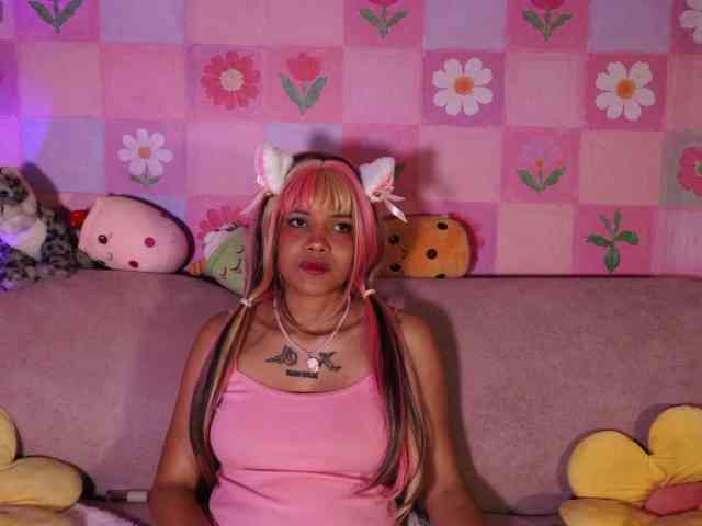 OnlyMiuu webcam