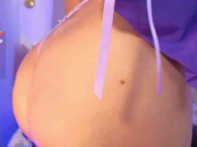 NathaliAdans webcam