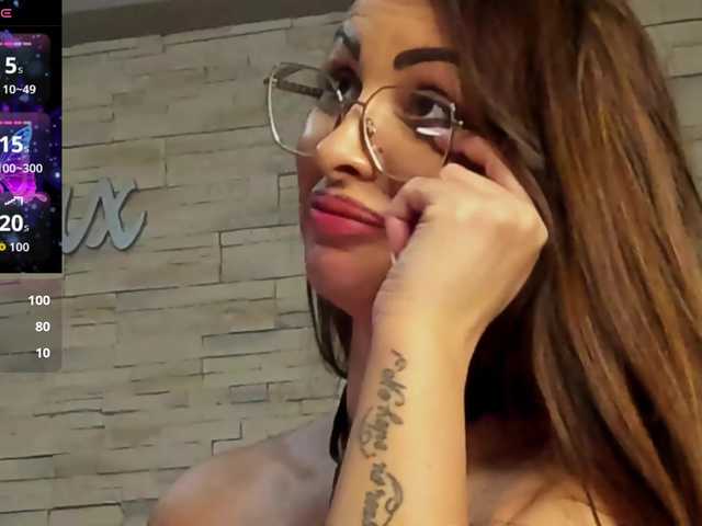 VictoriaMazze live cam on BongaCams