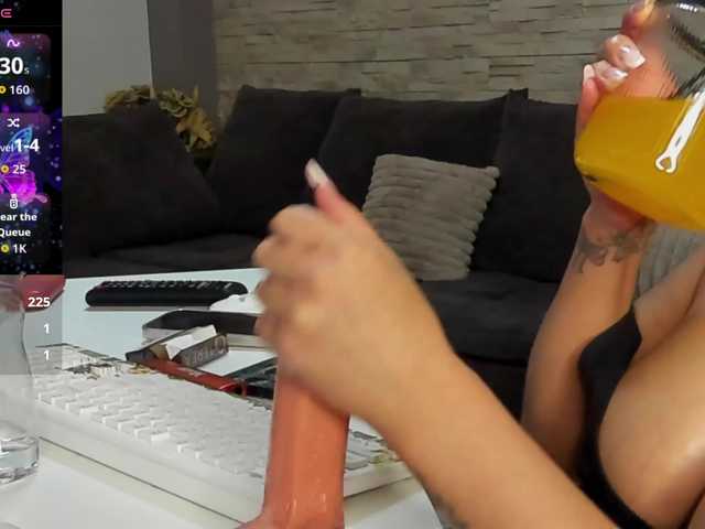VictoriaMazze live cam on BongaCams