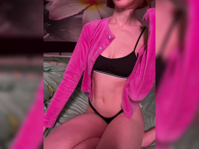 NaughtyEllie live cam preview