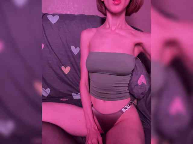 NaughtyEllie webcam