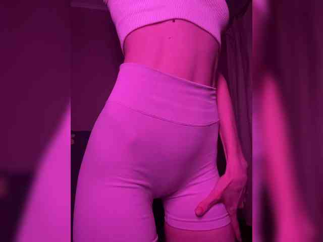 NaughtyEllie webcam