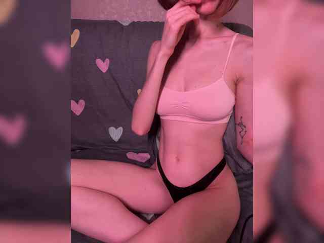 NaughtyEllie webcam