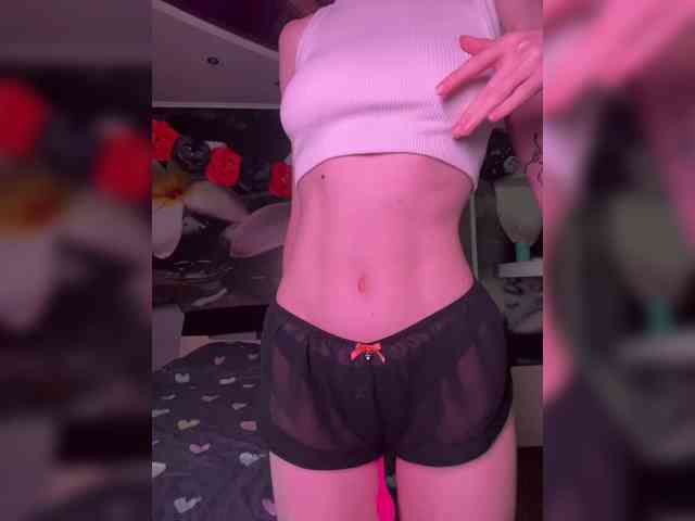 Model: NaughtyEllie