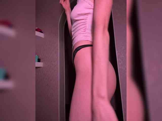 NaughtyEllie webcam
