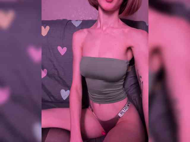 NaughtyEllie webcam