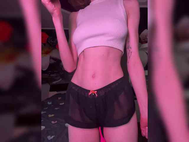 NaughtyEllie webcam