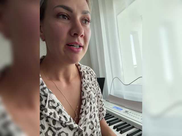 Goddessstrong live cam on BongaCams