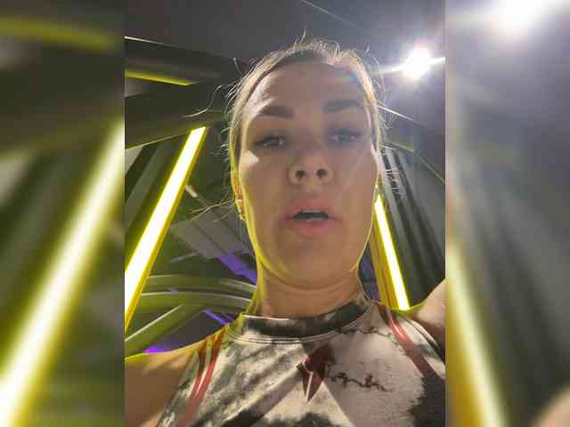 Goddessstrong webcam