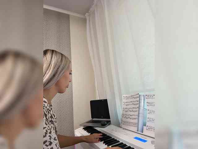 Goddessstrong webcam