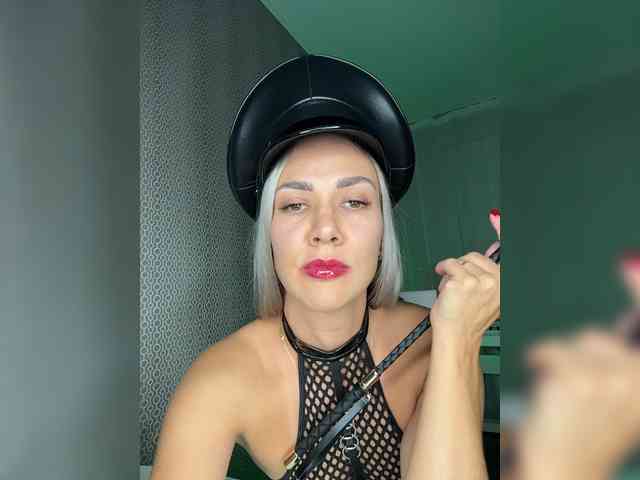 Goddessstrong webcam