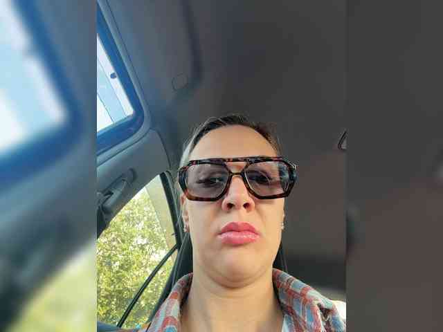 Goddessstrong webcam