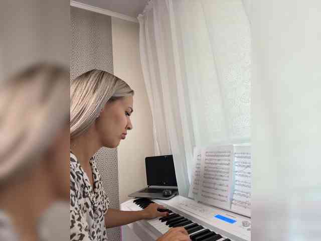 Goddessstrong webcam
