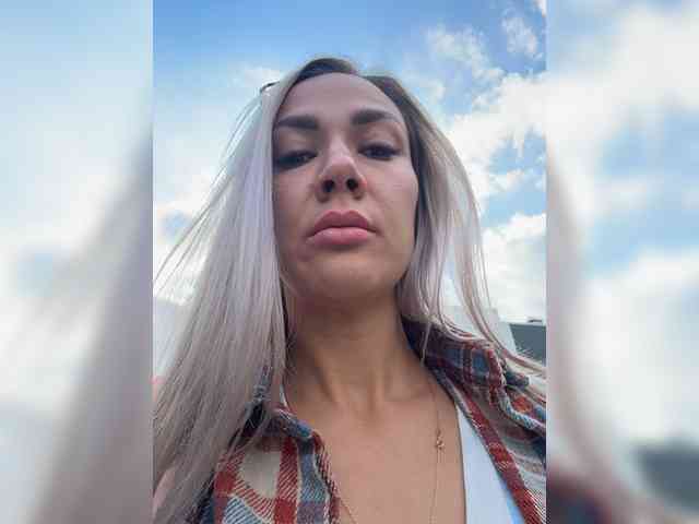 Goddessstrong webcam