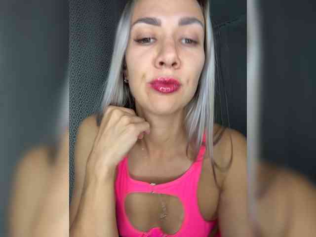 Goddessstrong webcam