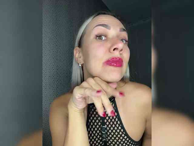 Goddessstrong webcam