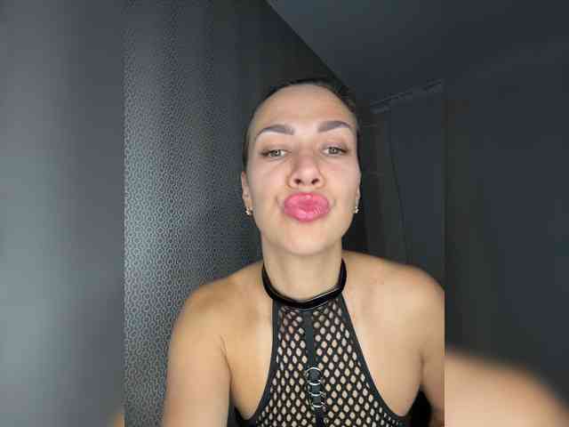 Goddessstrong webcam