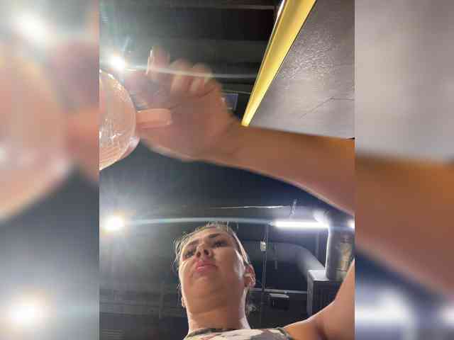 Goddessstrong webcam