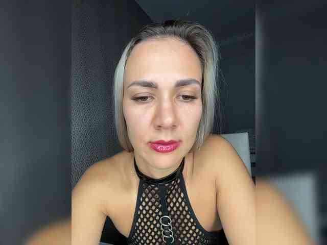 Goddessstrong webcam