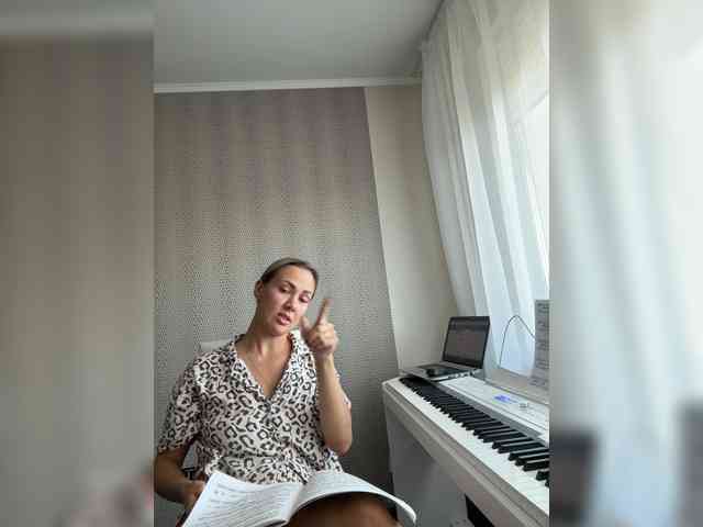 Goddessstrong webcam