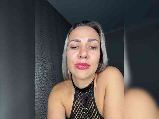 Goddessstrong webcam