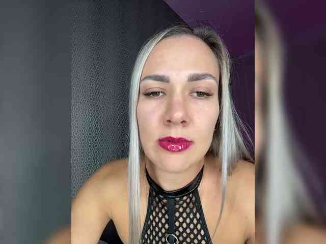 Goddessstrong webcam