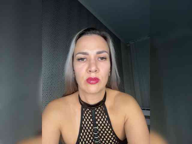 Goddessstrong webcam