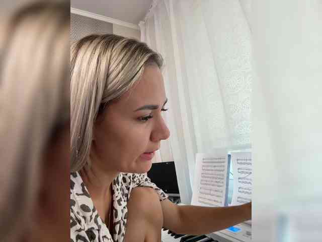 Goddessstrong webcam
