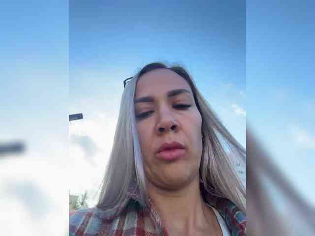 Goddessstrong webcam