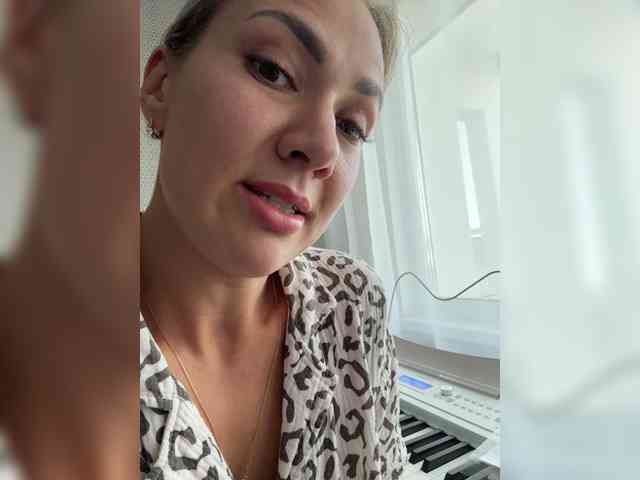 Goddessstrong webcam