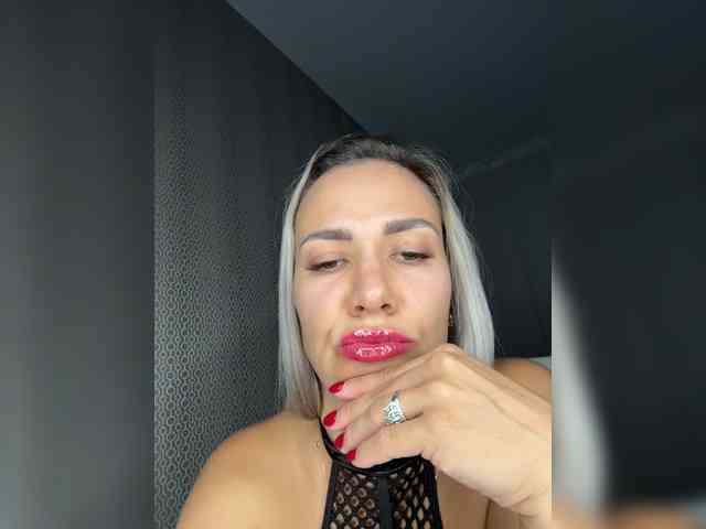 Goddessstrong webcam
