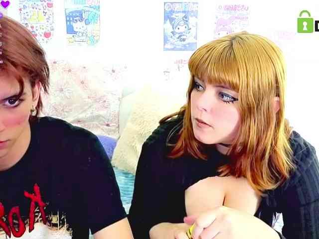 VelvetCouple444 webcam