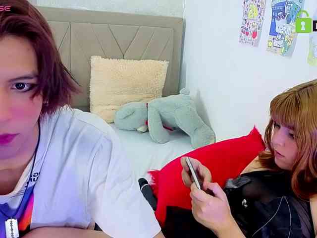 VelvetCouple444 webcam
