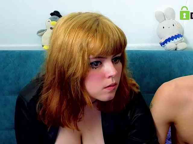 VelvetCouple444 webcam