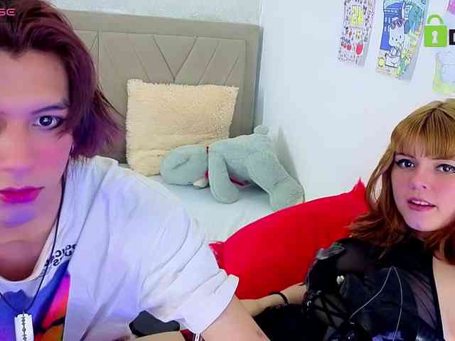 VelvetCouple444 webcam