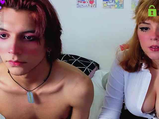 VelvetCouple444 webcam