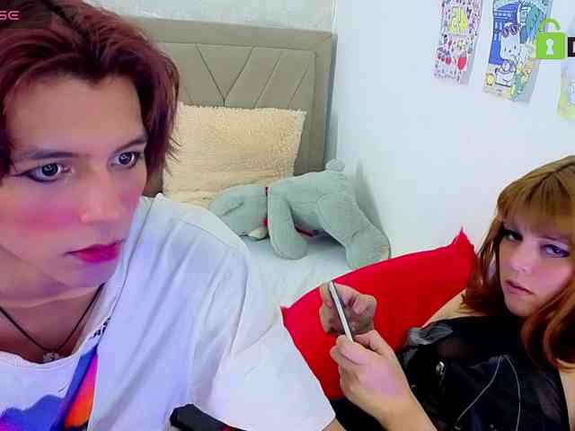 VelvetCouple444 webcam