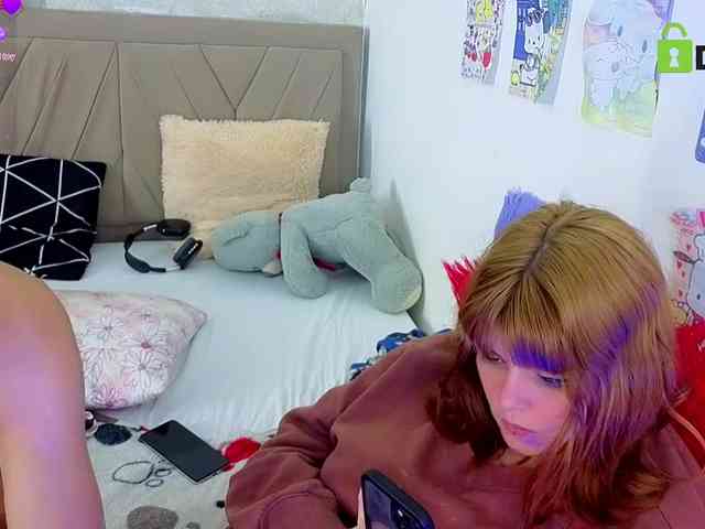 VelvetCouple444 webcam
