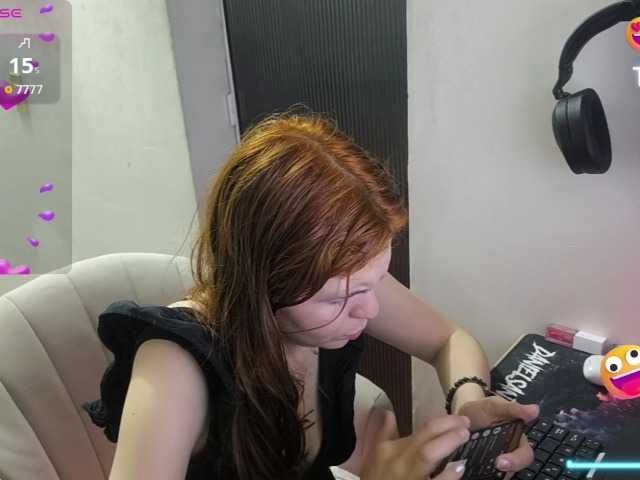 Zeldaprincess77 live cam preview
