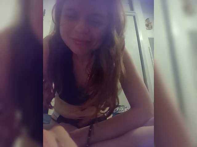 Zeldaprincess77 live cam preview