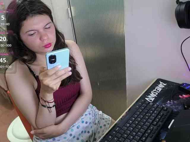 Zeldaprincess77 webcam