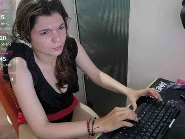 Zeldaprincess77 webcam